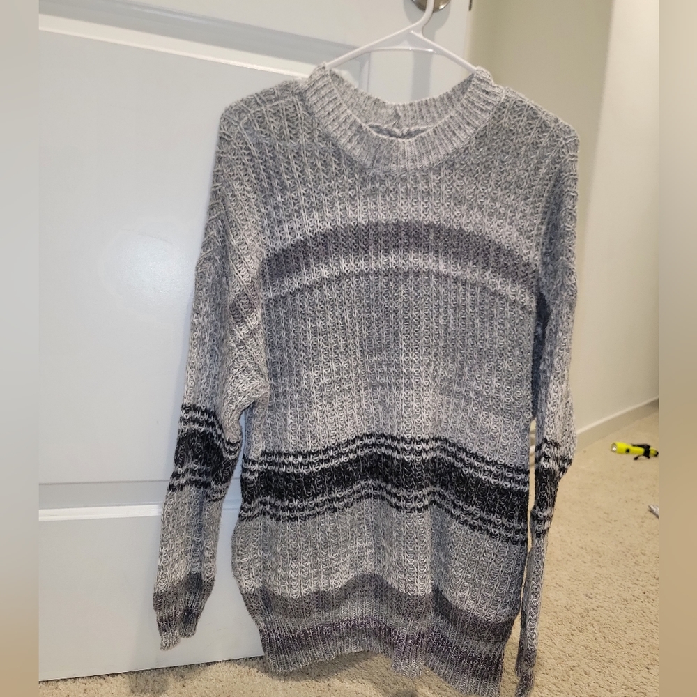 American eagle sweater